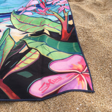 Be stylish and comfortable with the Surf Saturday Surf Towel! Perfect for the beach, super soft, and easy to clean! 